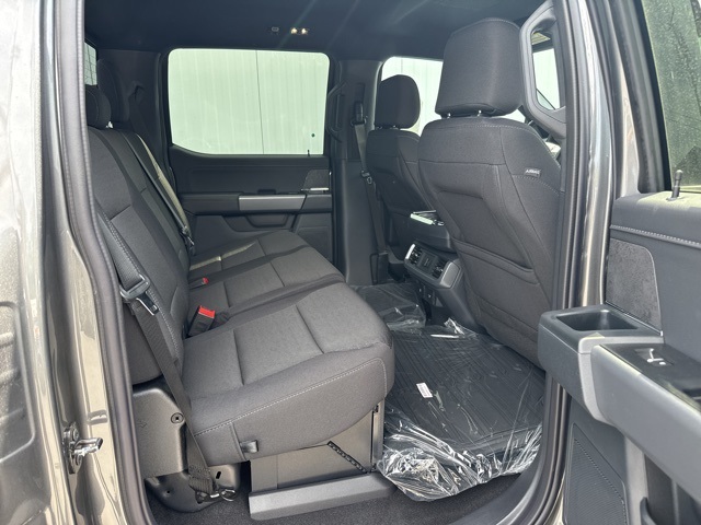 2025 Ford F-150 XLT photo 4
