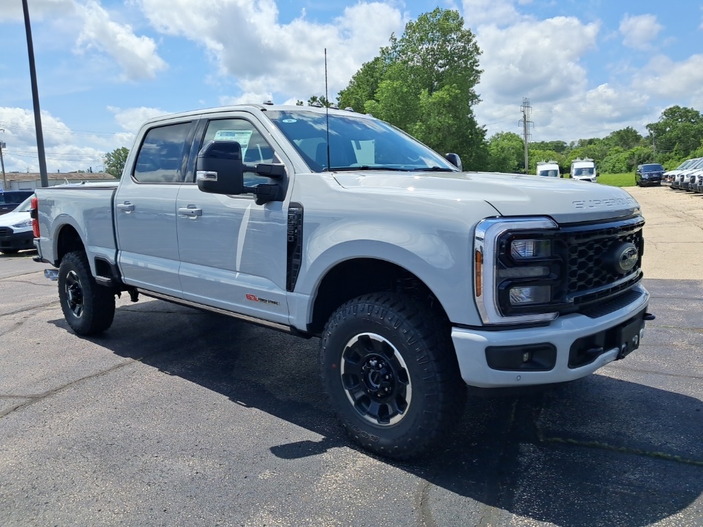 2025 Ford F-250 Lariat photo 3