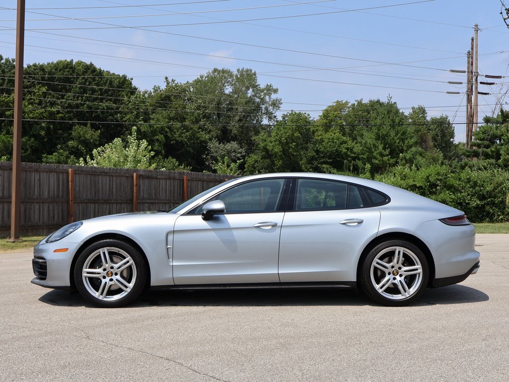 2022 Porsche Panamera 4 photo 2