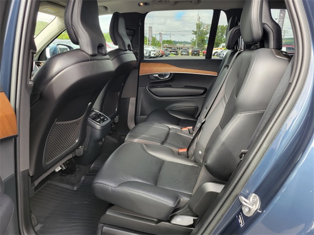 2022 Volvo XC90 Momentum photo 17
