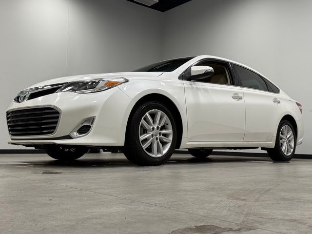 2015 Toyota Avalon XLE photo 3
