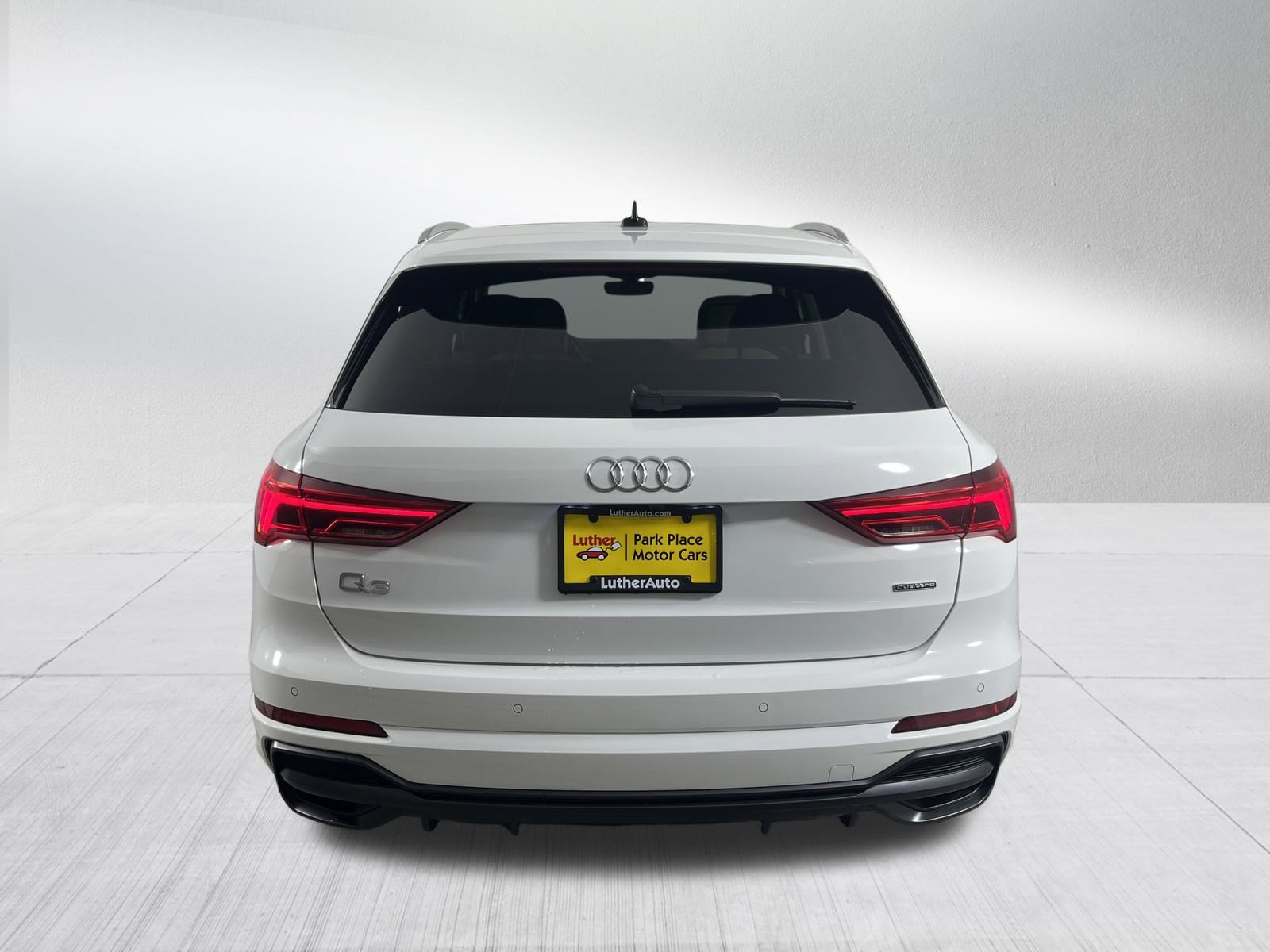 2022 Audi Q3 S line Premium photo 3