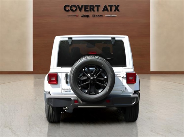 2025 Jeep Wrangler Sahara 4xe photo 4