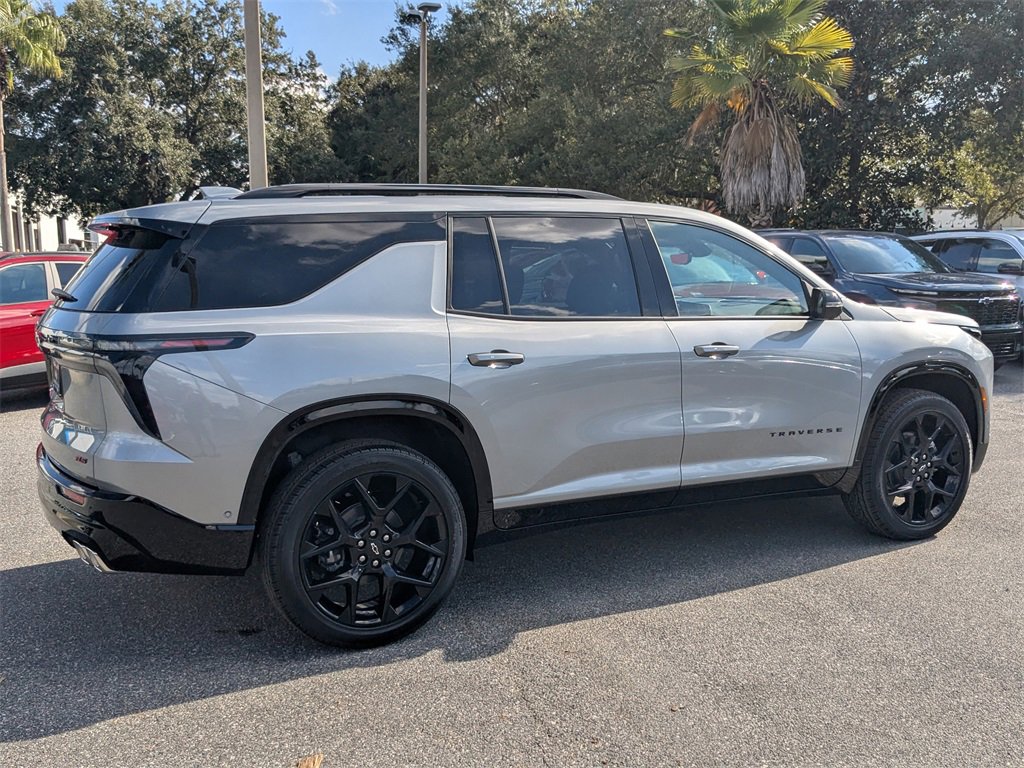 2026 Chevrolet Traverse RS photo 3