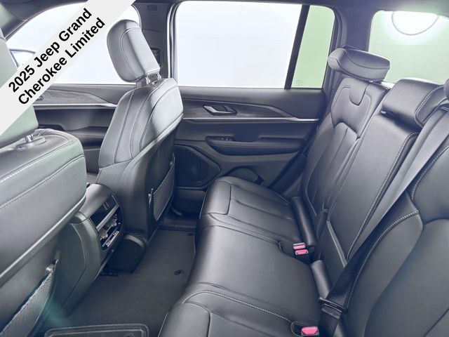 2025 Jeep Grand Cherokee Limited photo 24