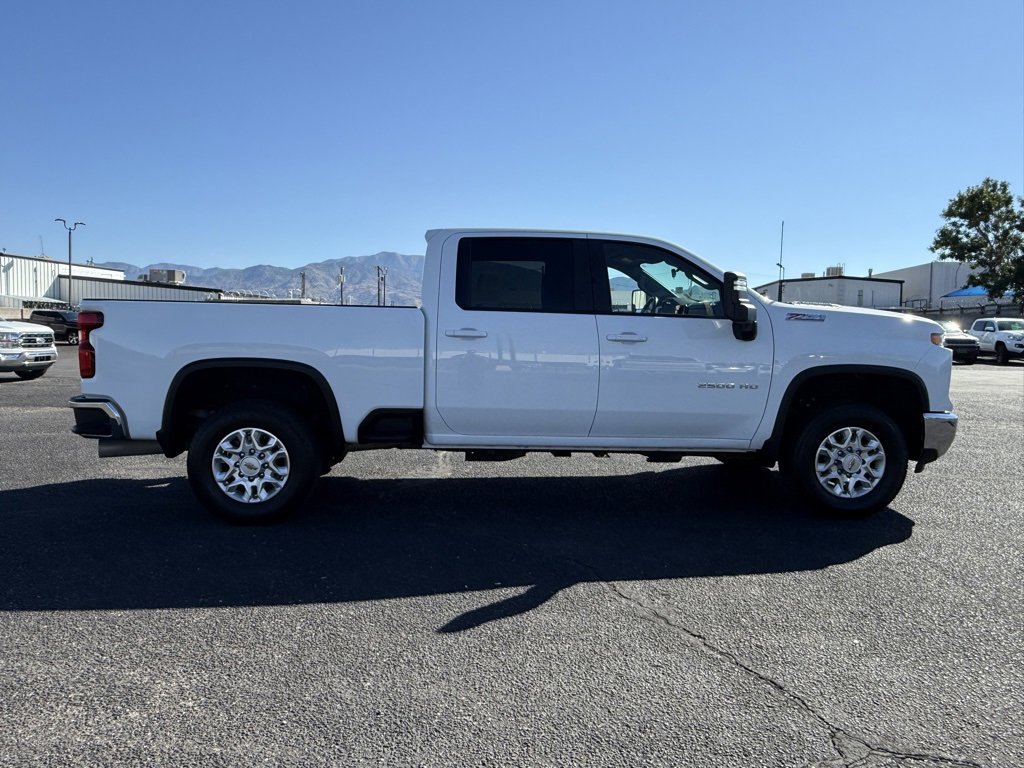2024 Chevrolet Silverado 2500HD LT photo 4