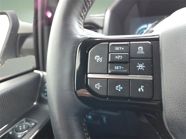 2023 Ford F-150 Lightning Platinum photo 26