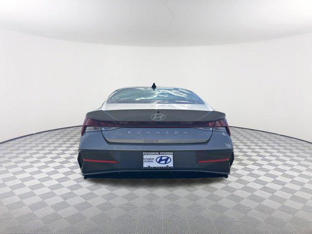 2025 Hyundai Elantra SEL Convenience photo 6