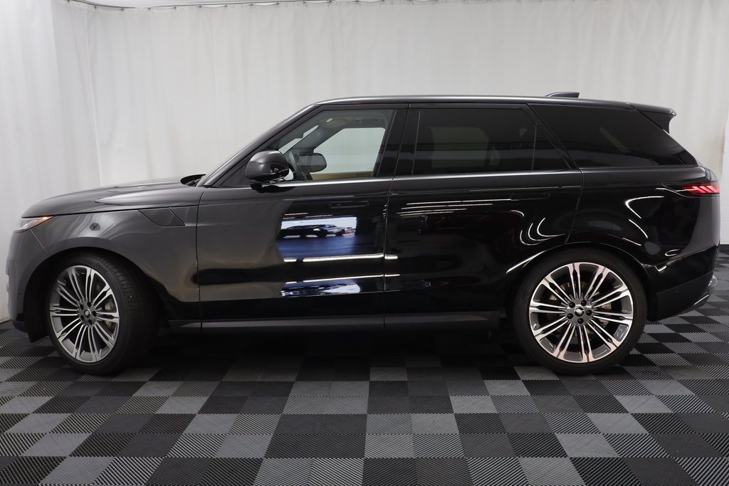 2025 Land Rover Range Rover Sport SE photo 4