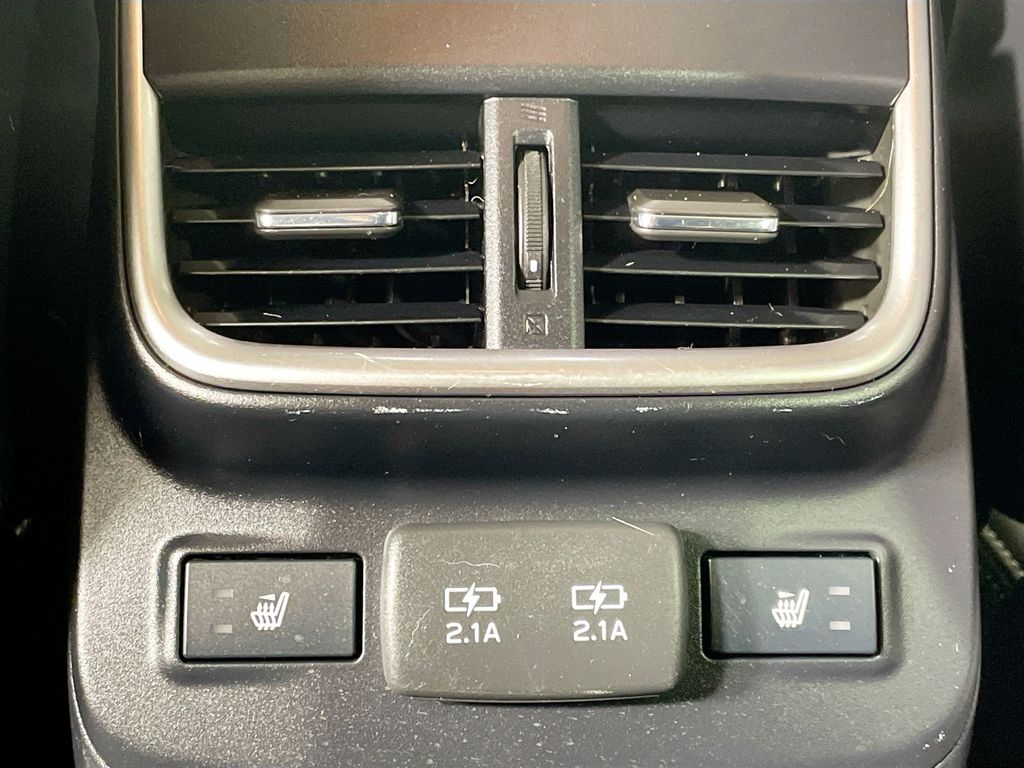 2022 Subaru Outback Limited photo 25