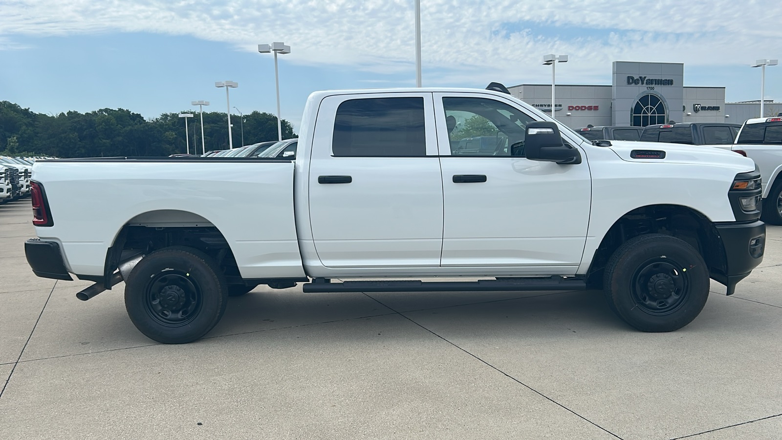 2025 Ram 2500 Tradesman photo 2