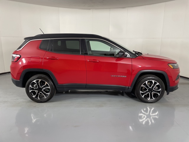 2023 Jeep Compass Limited photo 9