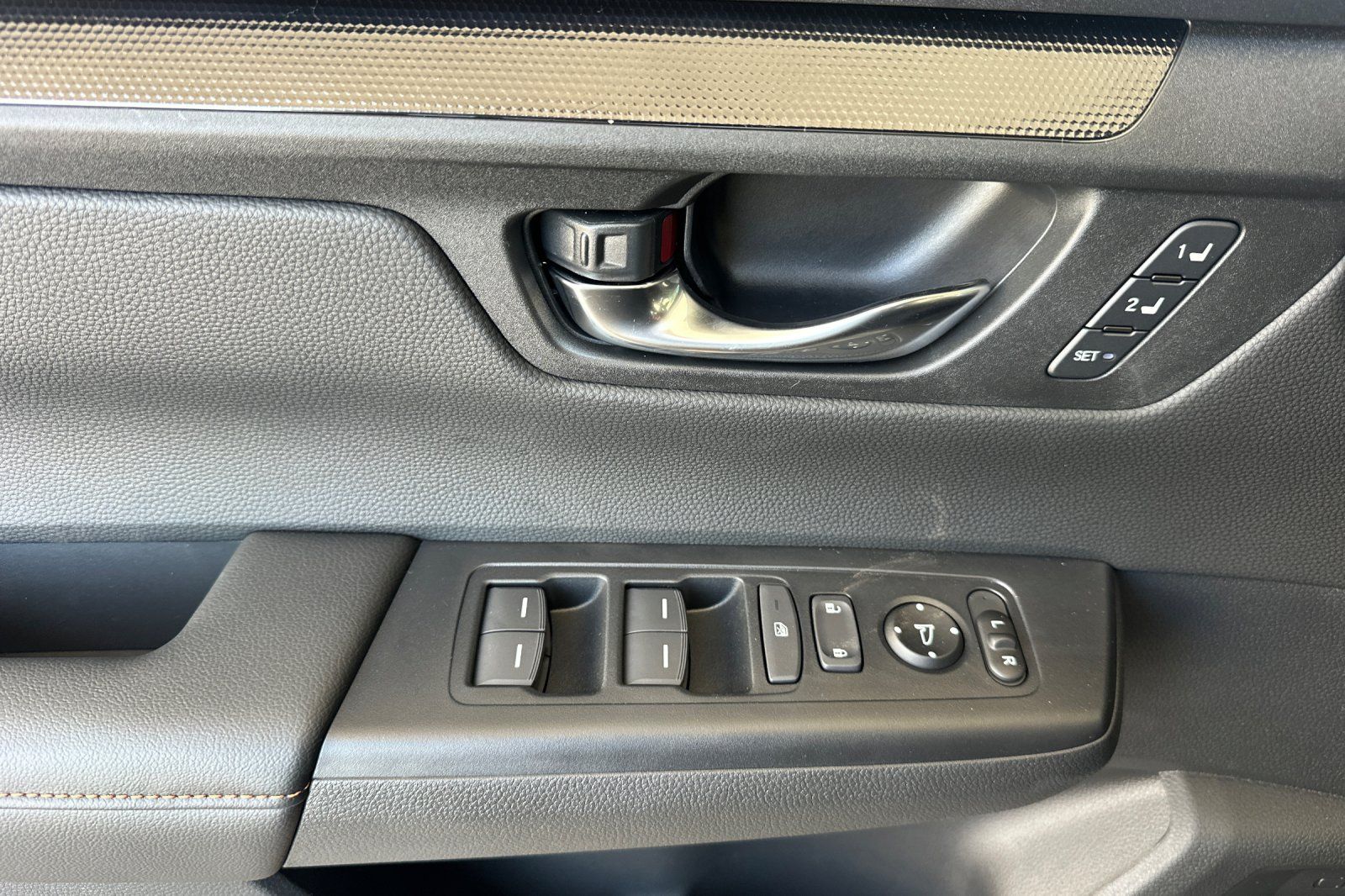 2026 Honda CR-V Hybrid Sport-L photo 9