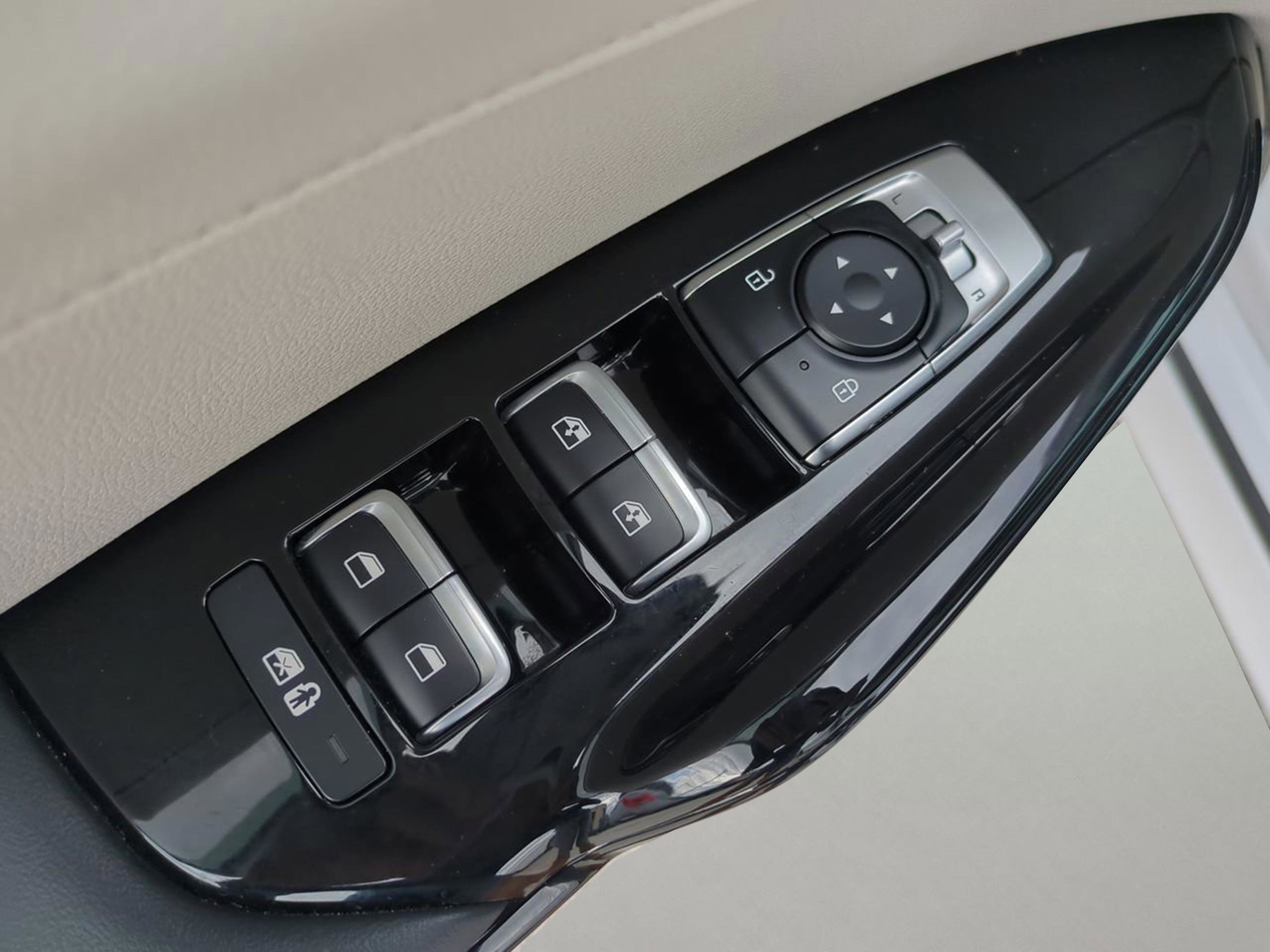 2021 Kia K5 EX photo 23