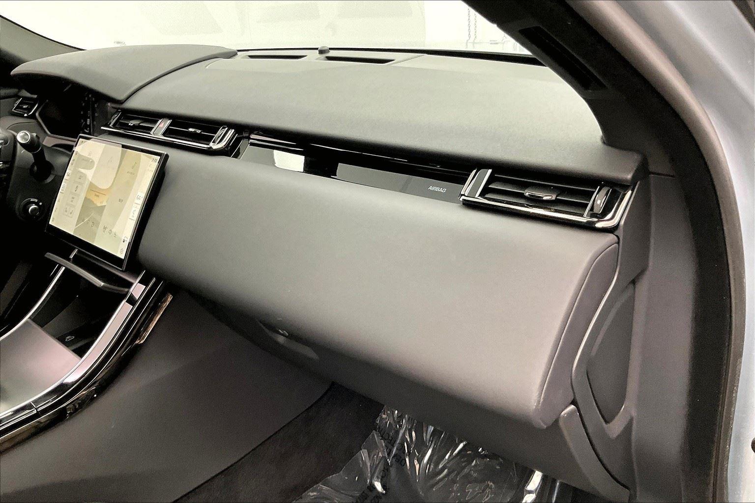 2025 Land Rover Range Rover Velar SE photo 11