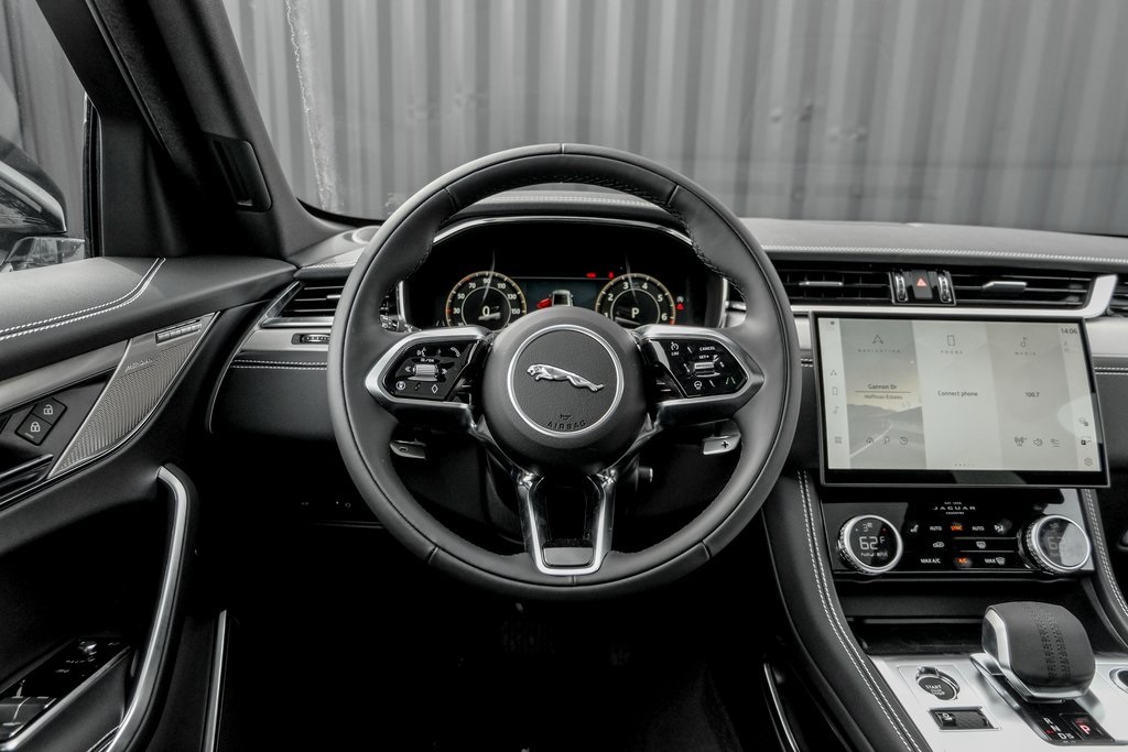 2026 Jaguar F-PACE P250 R-Dynamic S photo 15