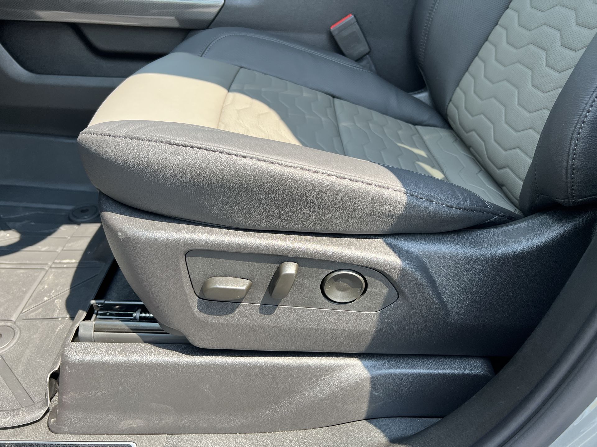 2025 Chevrolet Silverado 2500HD ZR2 photo 8