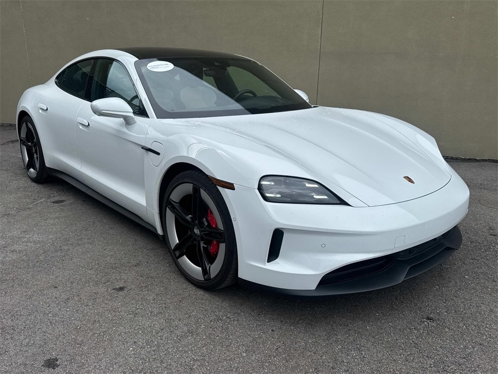 2025 Porsche Taycan 4S photo 10