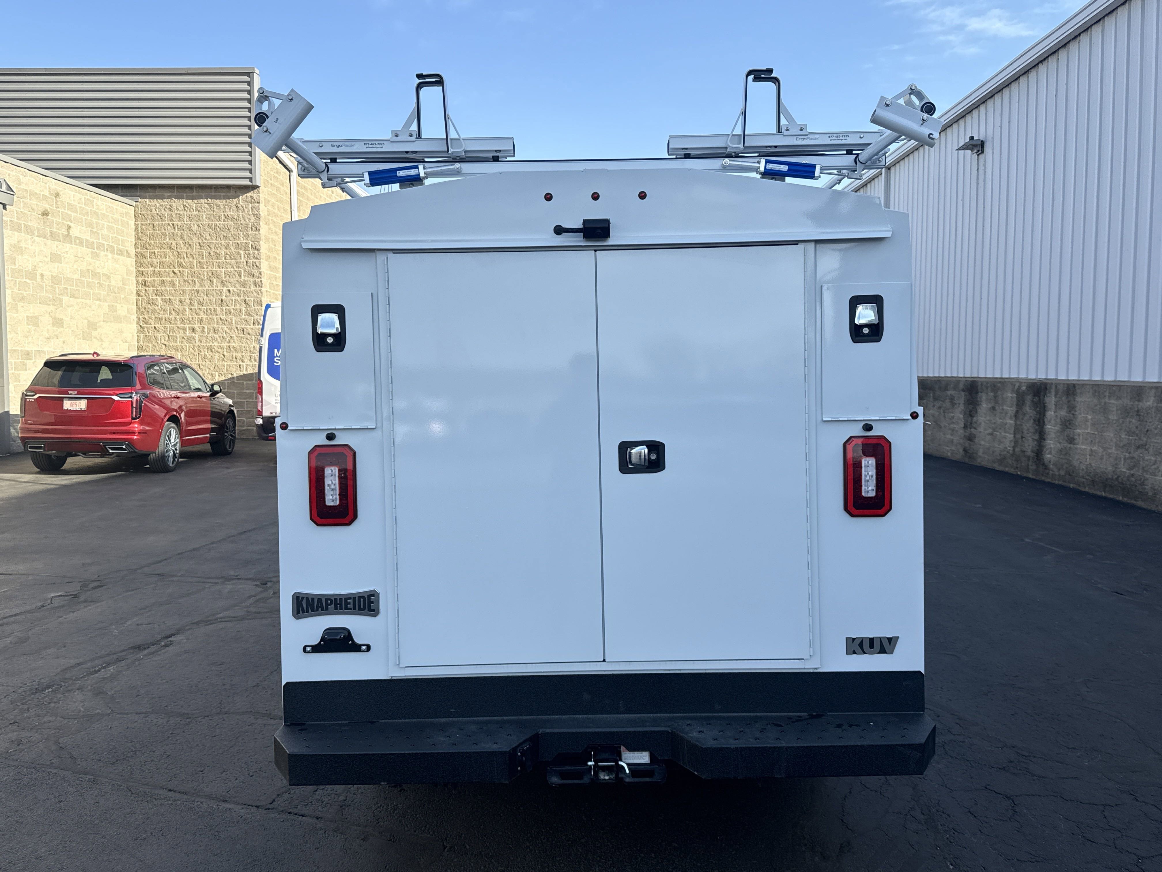 2024 Ford Transit Cutaway photo 4