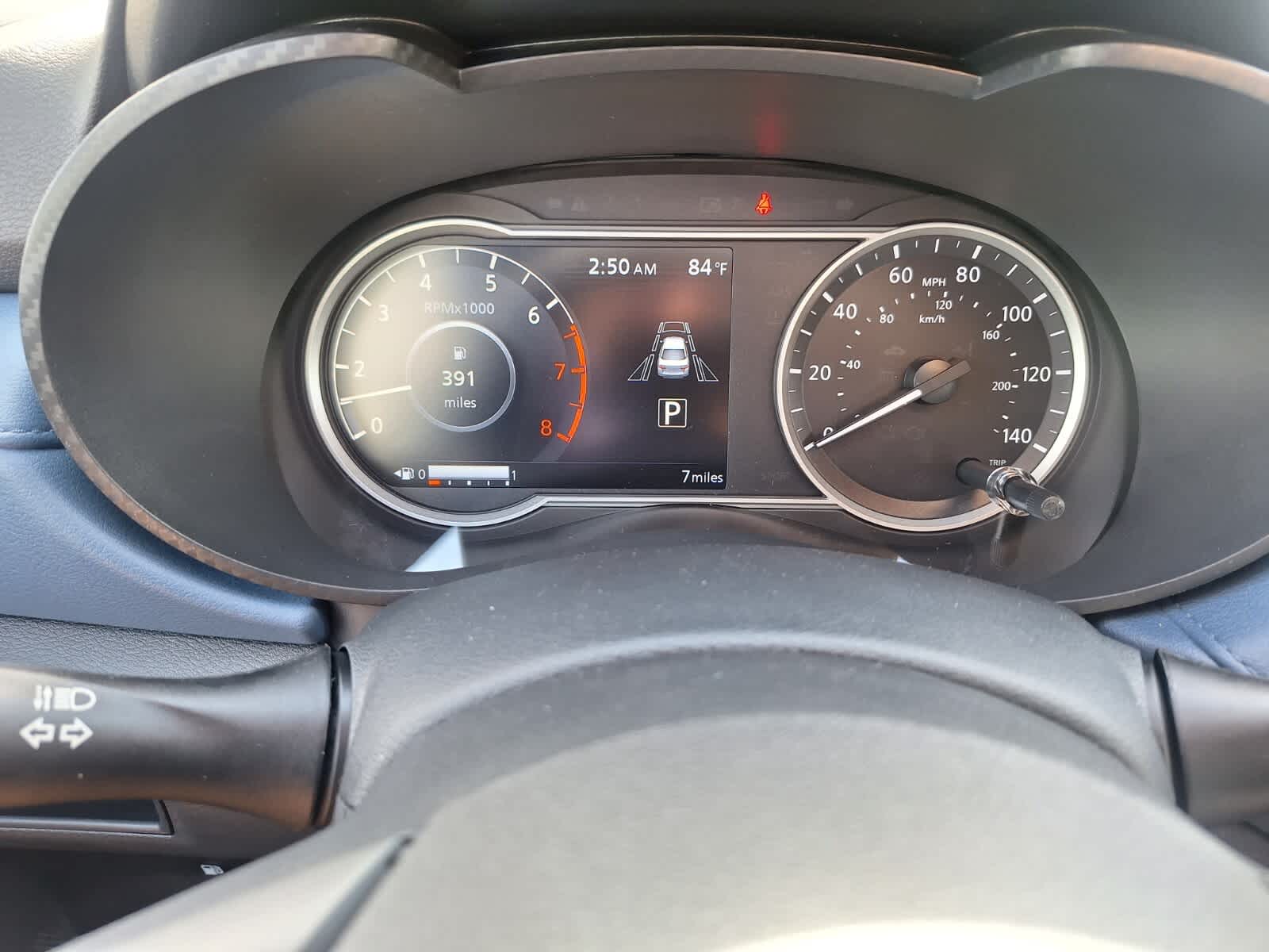 2025 Nissan Versa SV photo 14