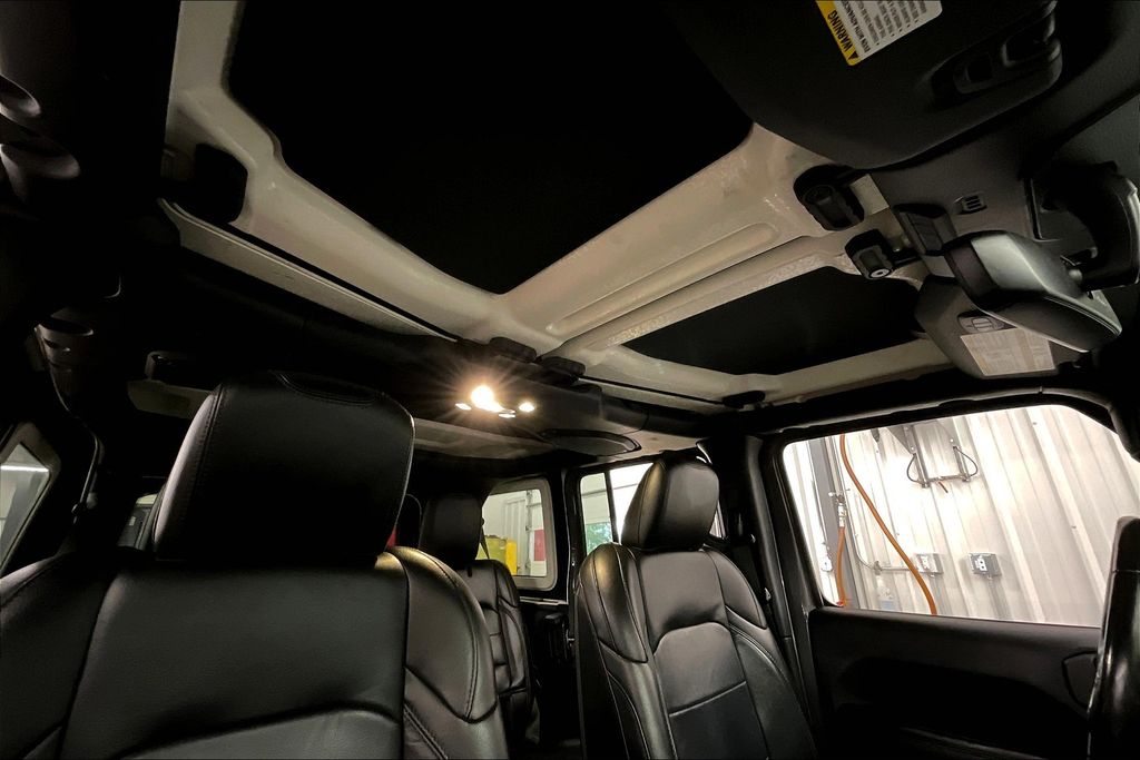 2021 Jeep Wrangler Unlimited Sahara Altitude photo 22