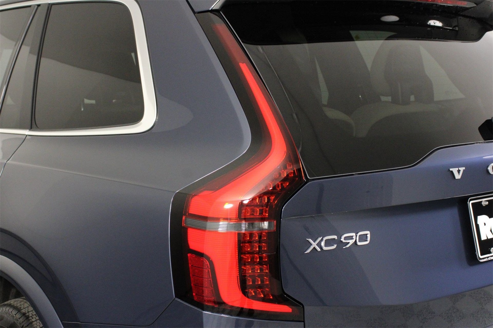2026 Volvo XC90 Plus photo 14