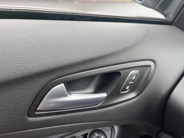 2019 Ford Escape SE photo 16