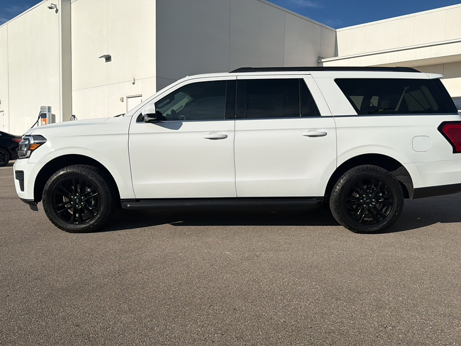 2024 Ford Expedition XLT MAX photo 2