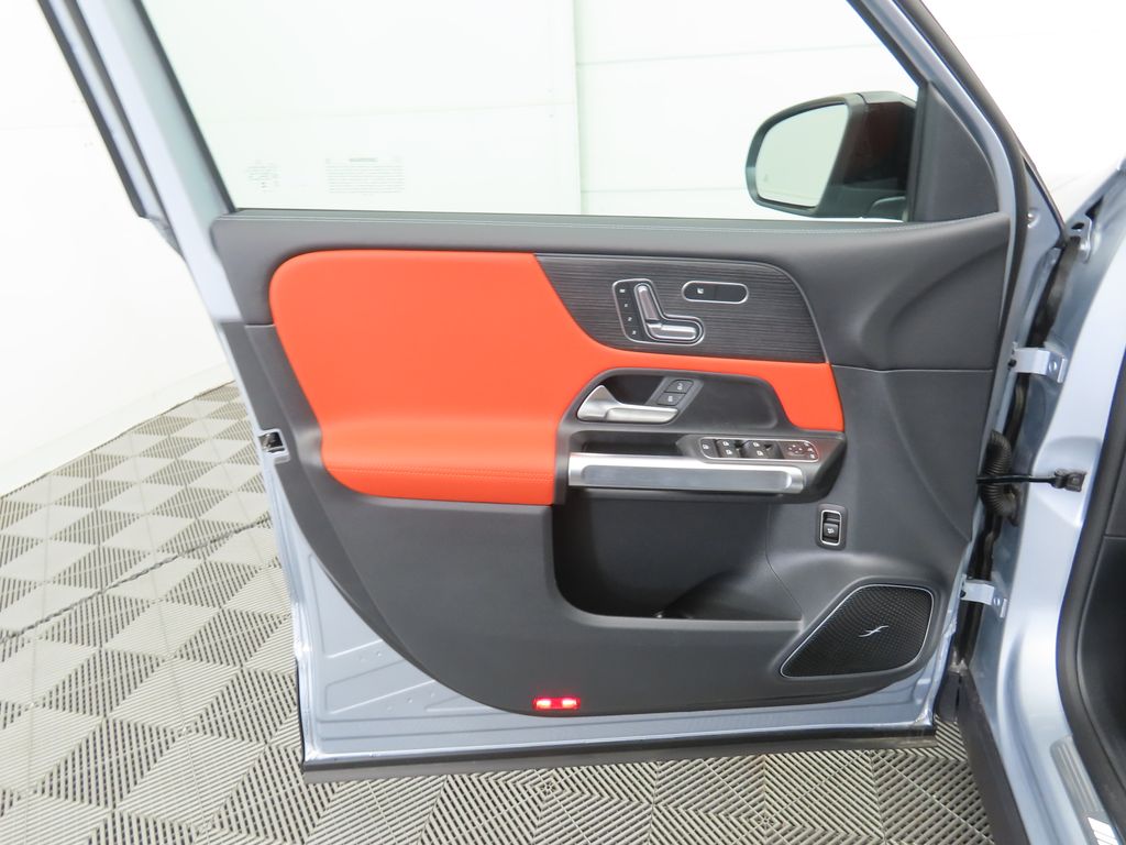 2026 Mercedes Benz GLB 35 AMG 4MATIC photo 23