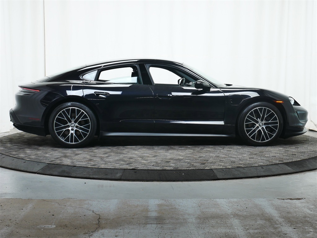 2021 Porsche Taycan Base photo 8
