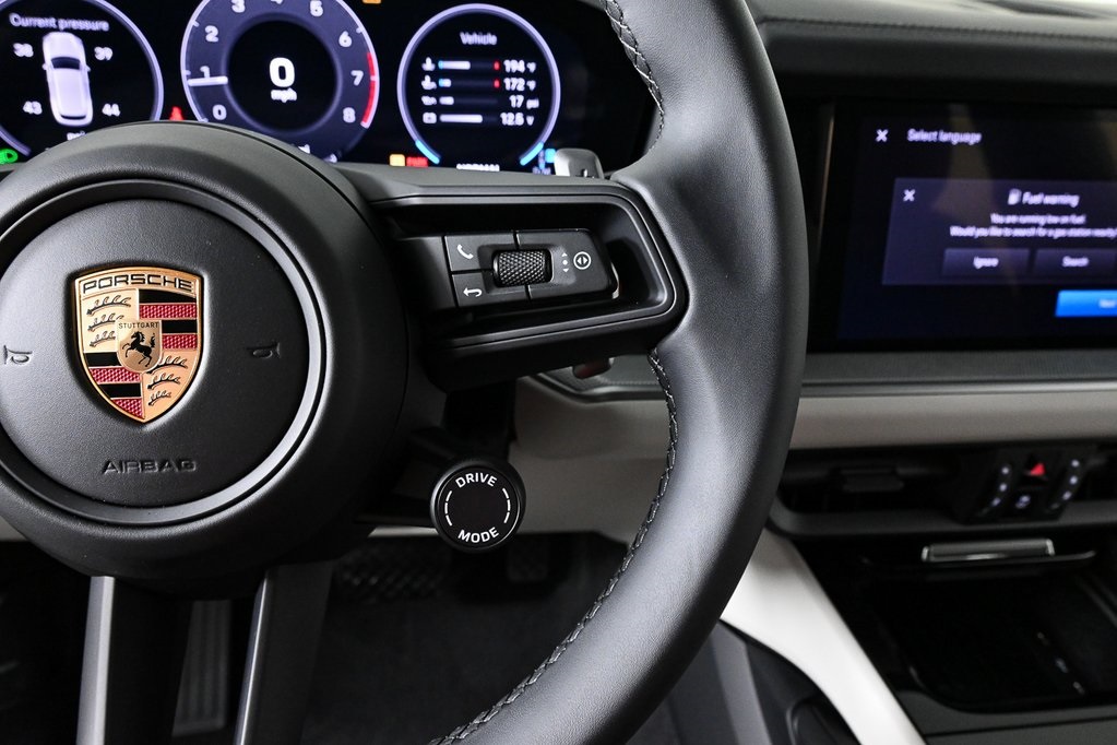 2025 Porsche Cayenne photo 10