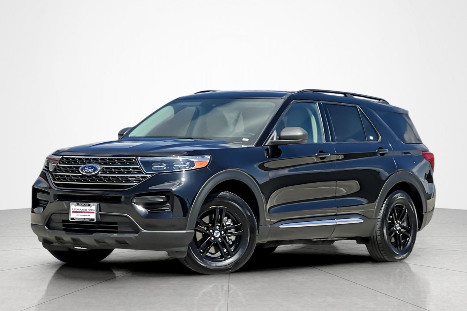 Pre-Owned 2022 Ford Explorer XLT SUV in Newport Beach #P002495