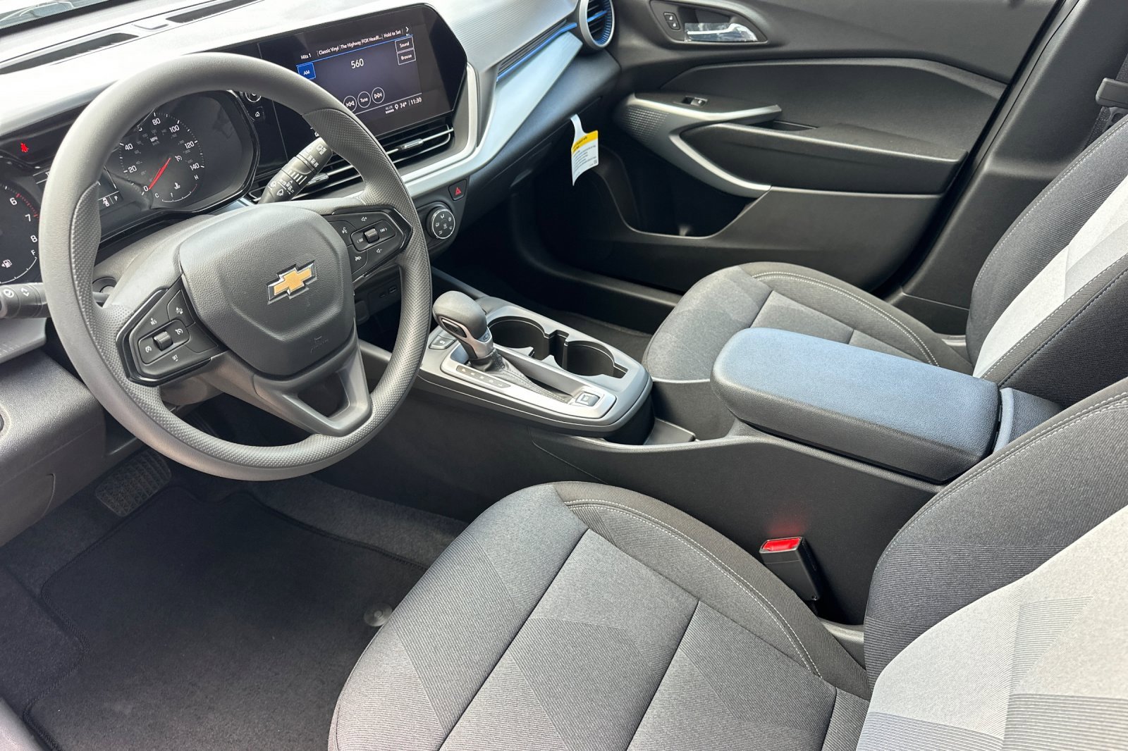 2025 Chevrolet Trax LS photo 10