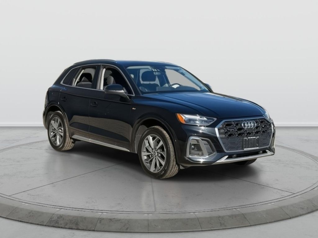 2024 Audi Q5 Premium Plus's photo