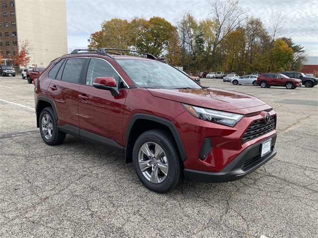 2025 Toyota RAV4 XLE's photo