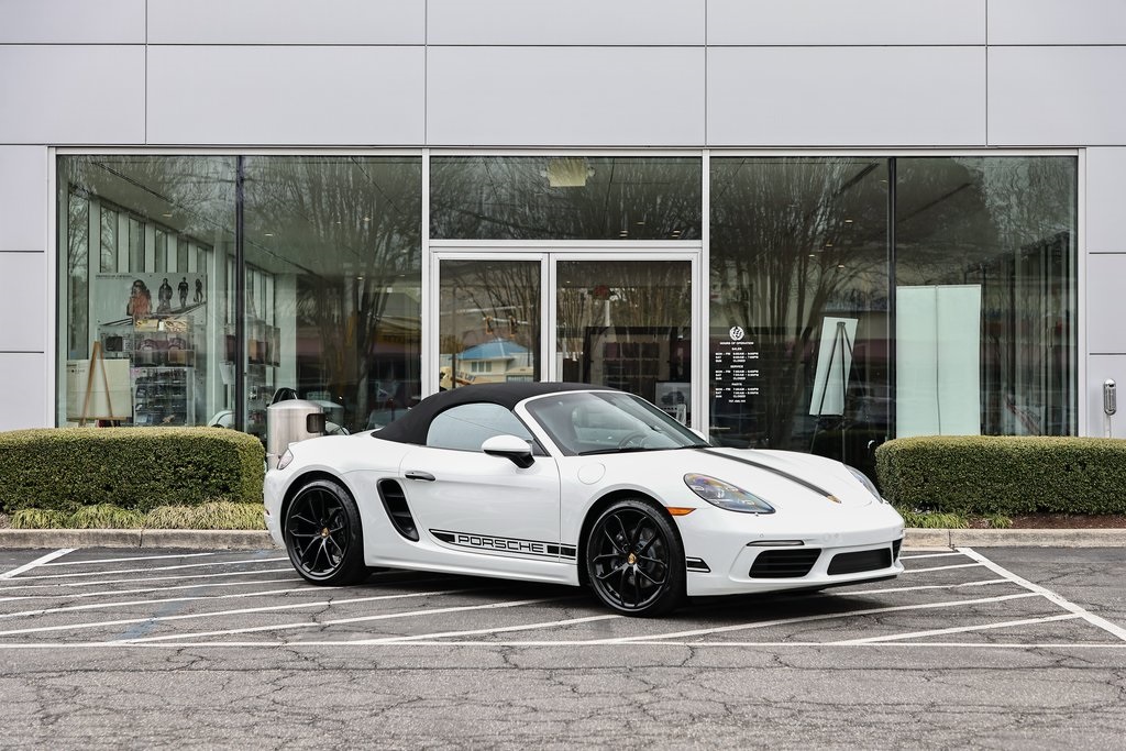 2024 Porsche Boxster photo 9