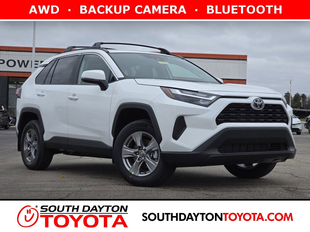 2025 Toyota RAV4 XLE's photo
