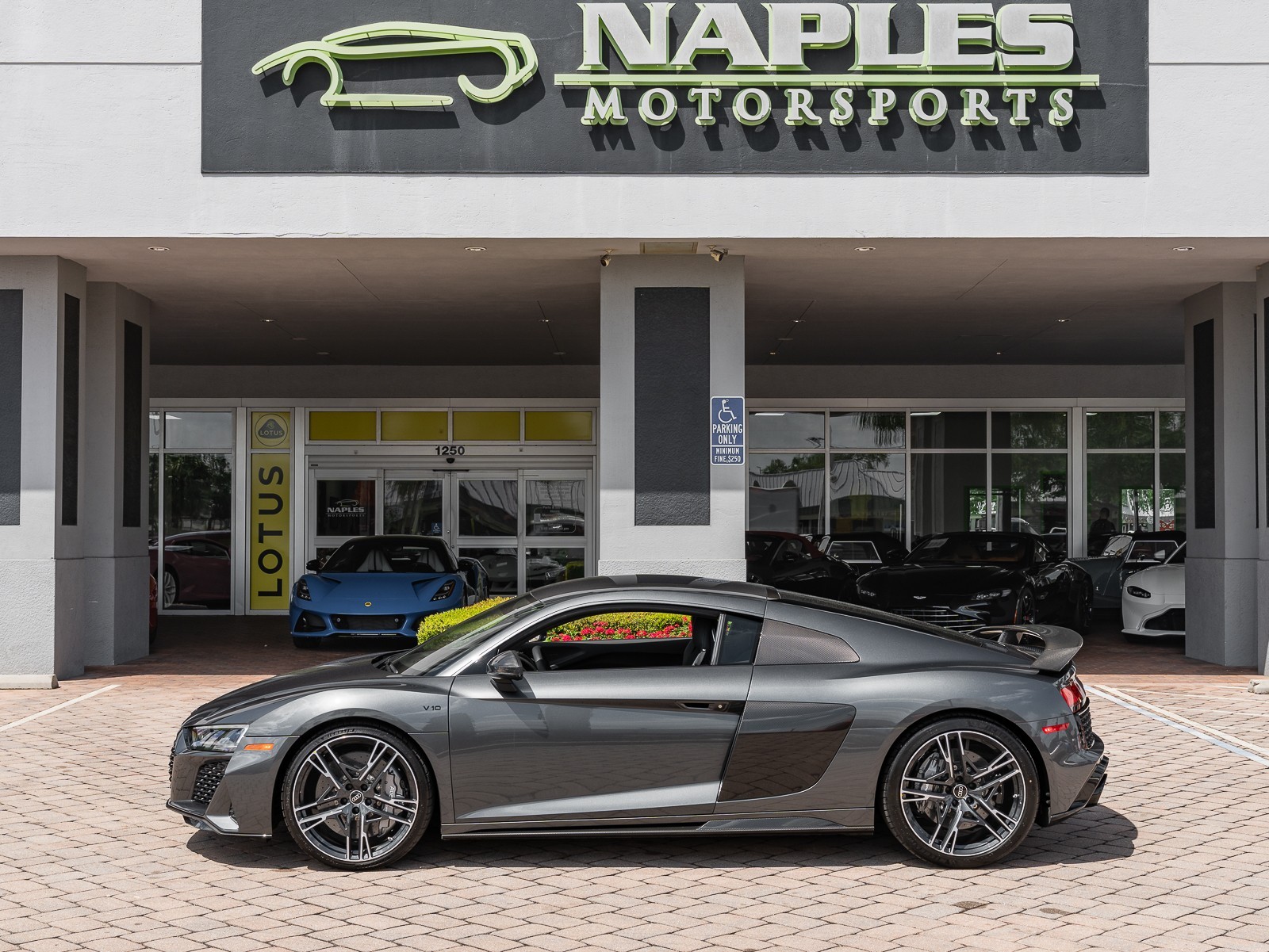 2023 Audi R8 V10 Performance photo 18