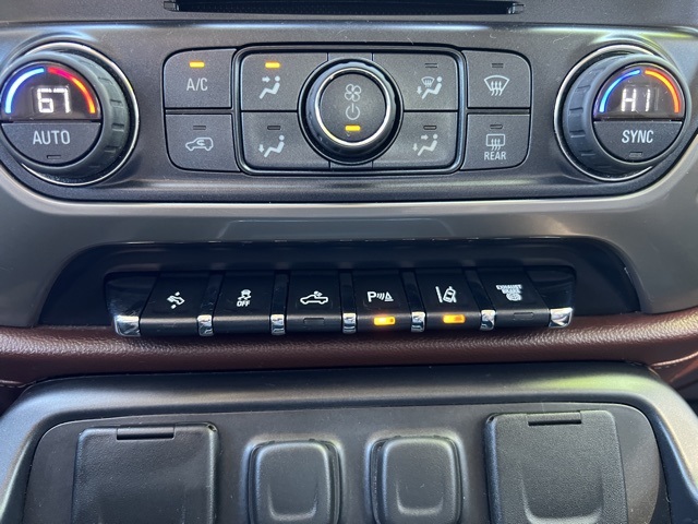 2016 Chevrolet Silverado 3500HD High Country photo 19