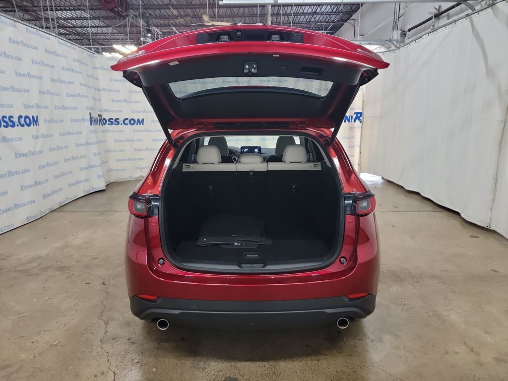 2023 Mazda CX-5 2.5 S Preferred photo 12