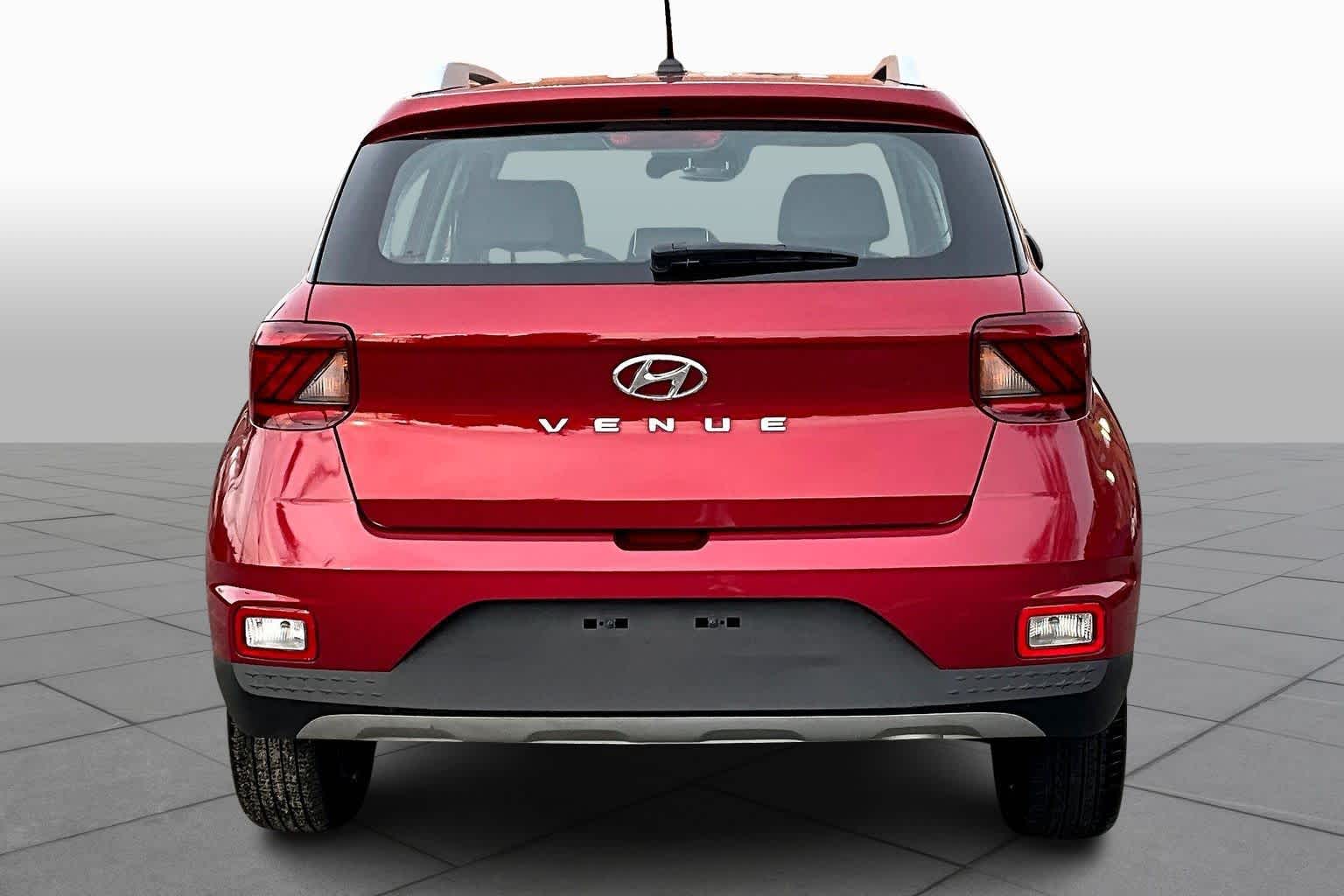 2024 Hyundai Venue Limited photo 4