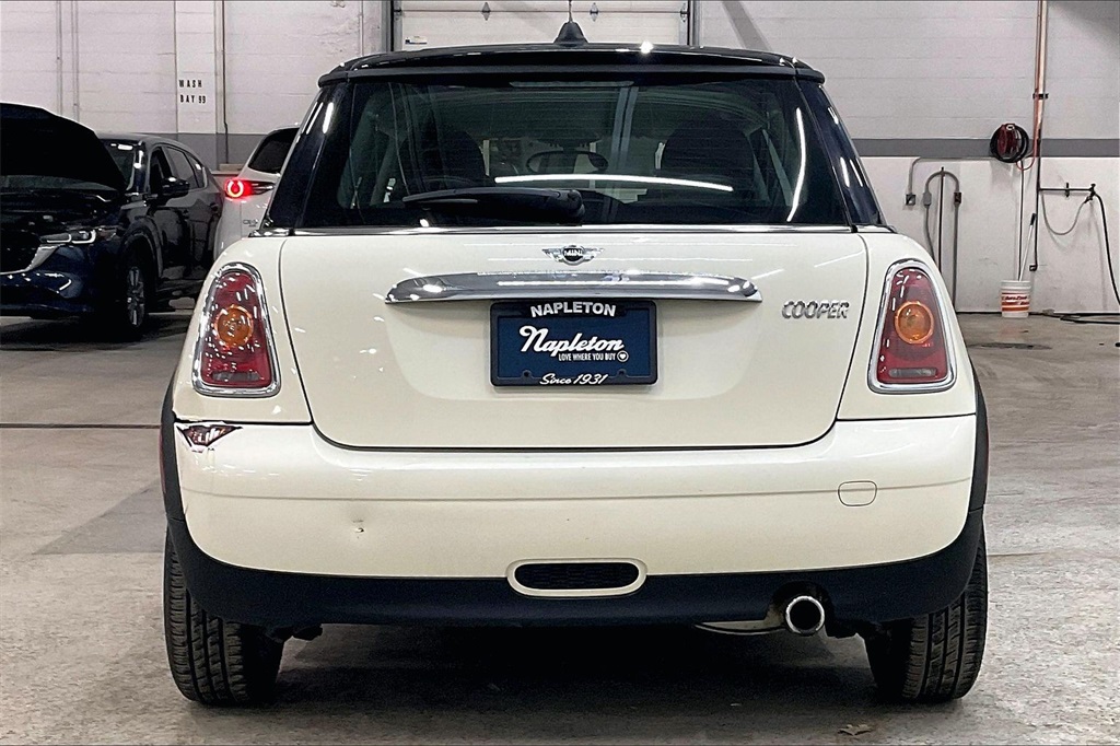 2010 MINI COOPER - Image 2