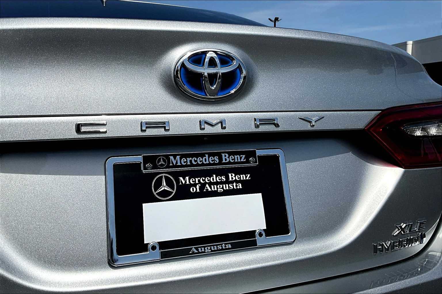 Image 8 of Pre-Owned 2022 2022 Toyota Camry Hybrid XLE With Navigation