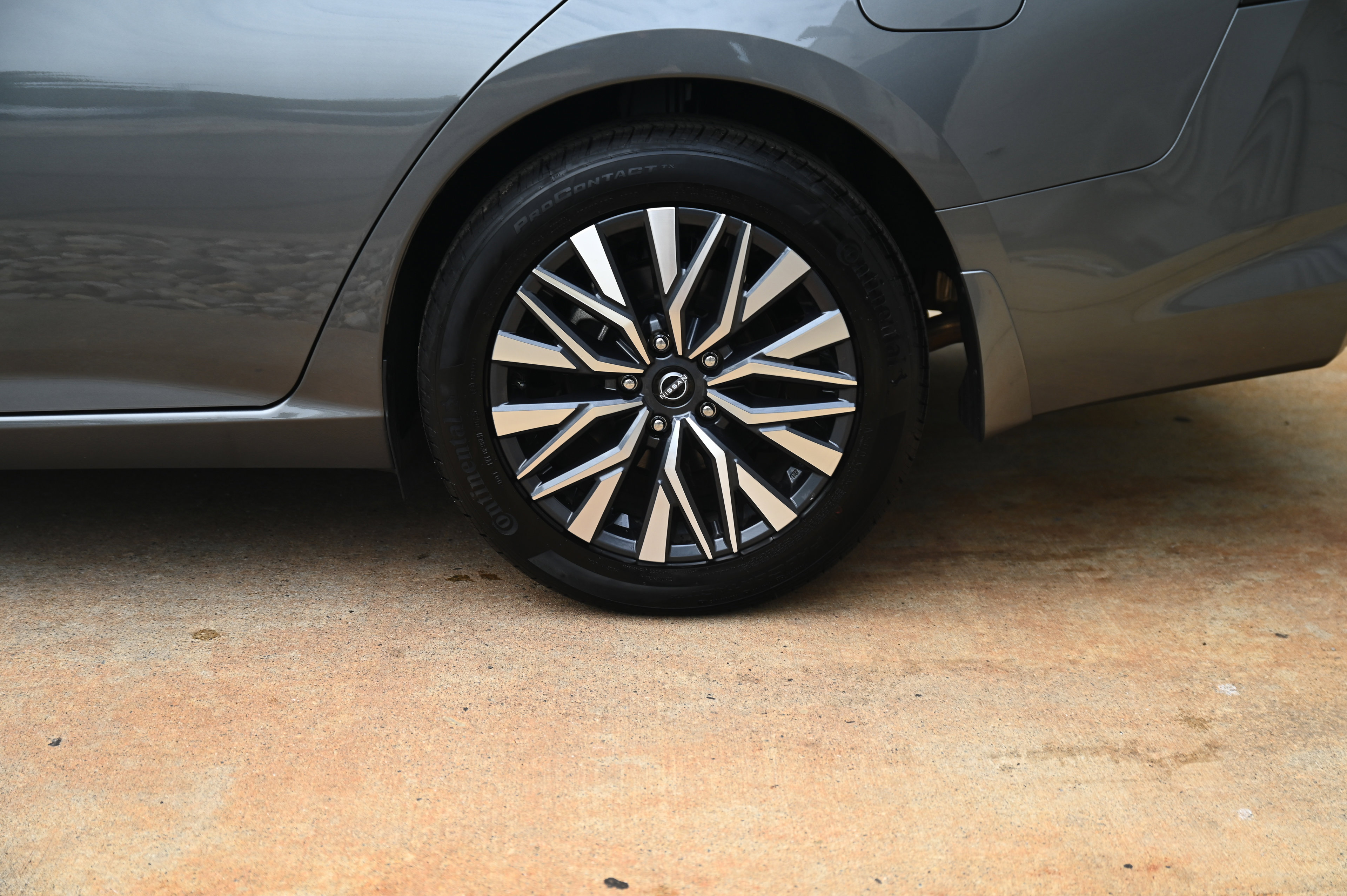 2025 Nissan Altima SV photo 8