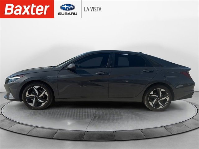2023 Hyundai Elantra SEL photo 2