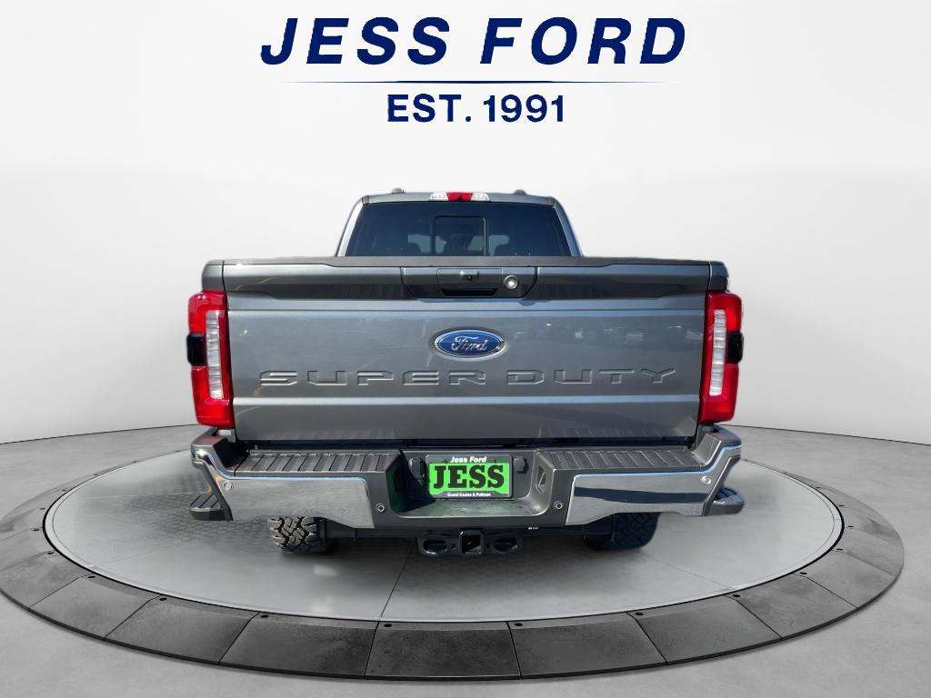 2025 Ford F-350 Lariat photo 4
