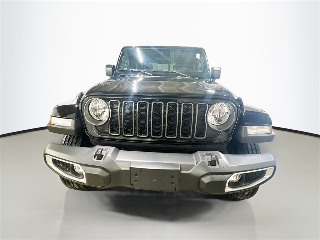 2025 Jeep Gladiator Sport S photo 2