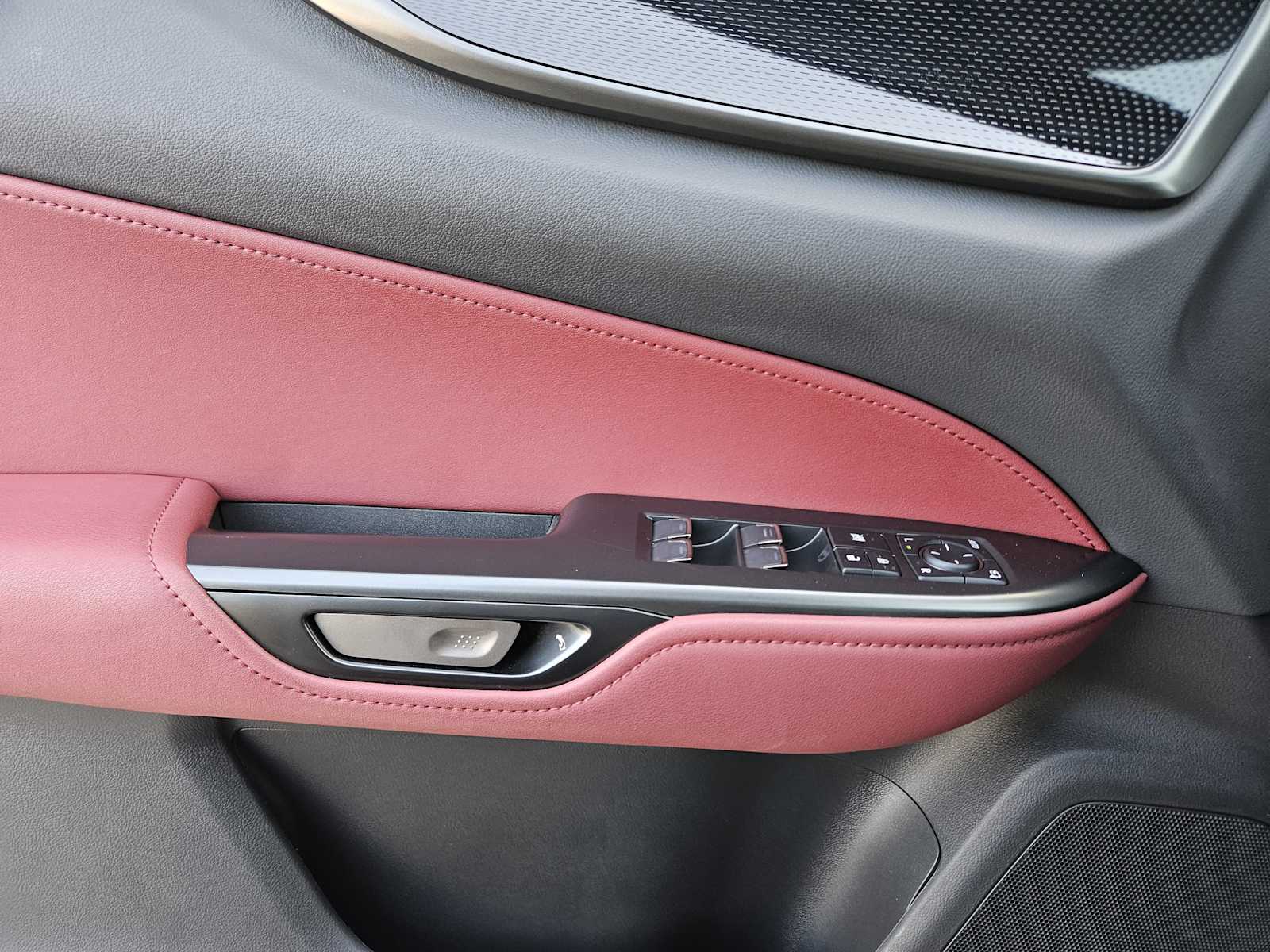 2025 Lexus NX 250 photo 17