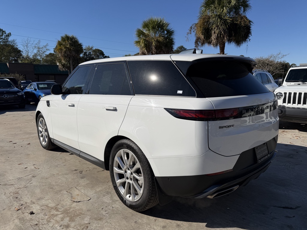 2024 Land Rover Range Rover Sport P360 SE photo 4