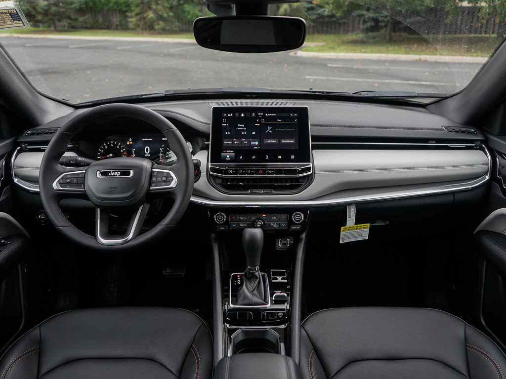 2025 Jeep Compass Limited photo 12